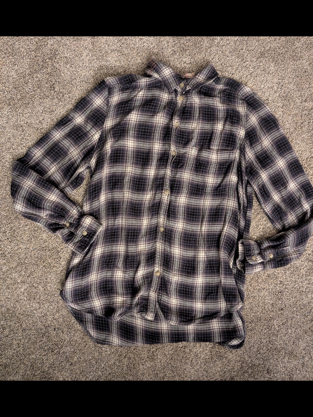 👋 EUC Ladies American Eagle Outfitters Black & Cream Plaid Button Shirt Size L